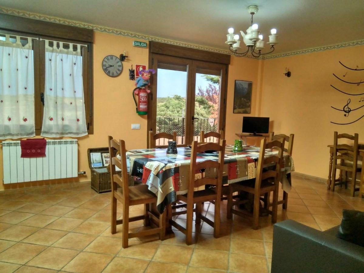 Vivienda Turistica San Martin Apartment Sotes Bagian luar foto